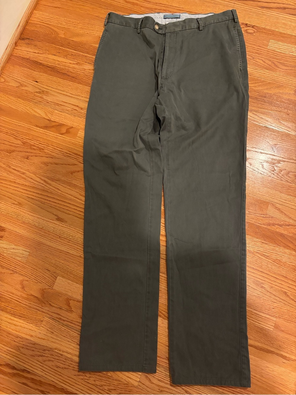 Almost never worn like new Peter Millar Olive Chino Pants